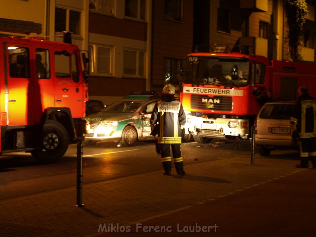 VU Einsatzfahrt Feuerwehr Polizei Koeln Muelheim Deutz Muelheimerstr  P24.JPG